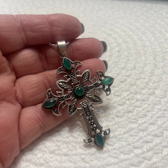Beautiful JADE FILIGREE CROSS Handmade Sterling 925 Pendant/Chain #116D - Picture 1 of 3